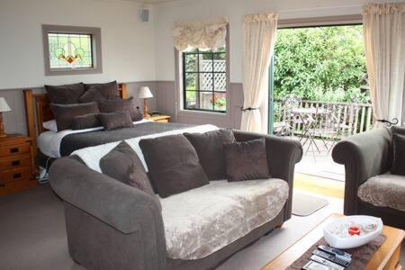 Private Seaside Couples Hideaway Villa Кака Пойнт Екстериор снимка