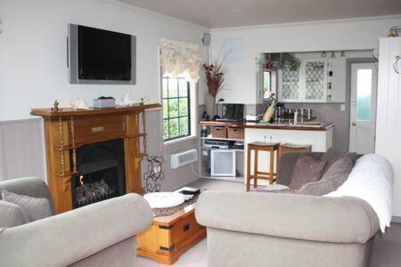 Private Seaside Couples Hideaway Villa Кака Пойнт Екстериор снимка